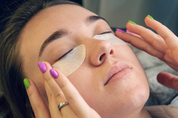 Worki pod oczami? Poznaj skuteczne sposoby walki z tym problemem